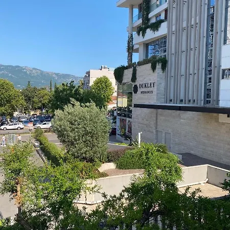 Ferienhaus Kamelija Budva