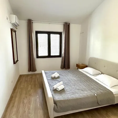 Ferienhaus Kamelija *