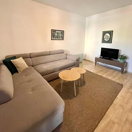 Ferienhaus Kamelija Budva